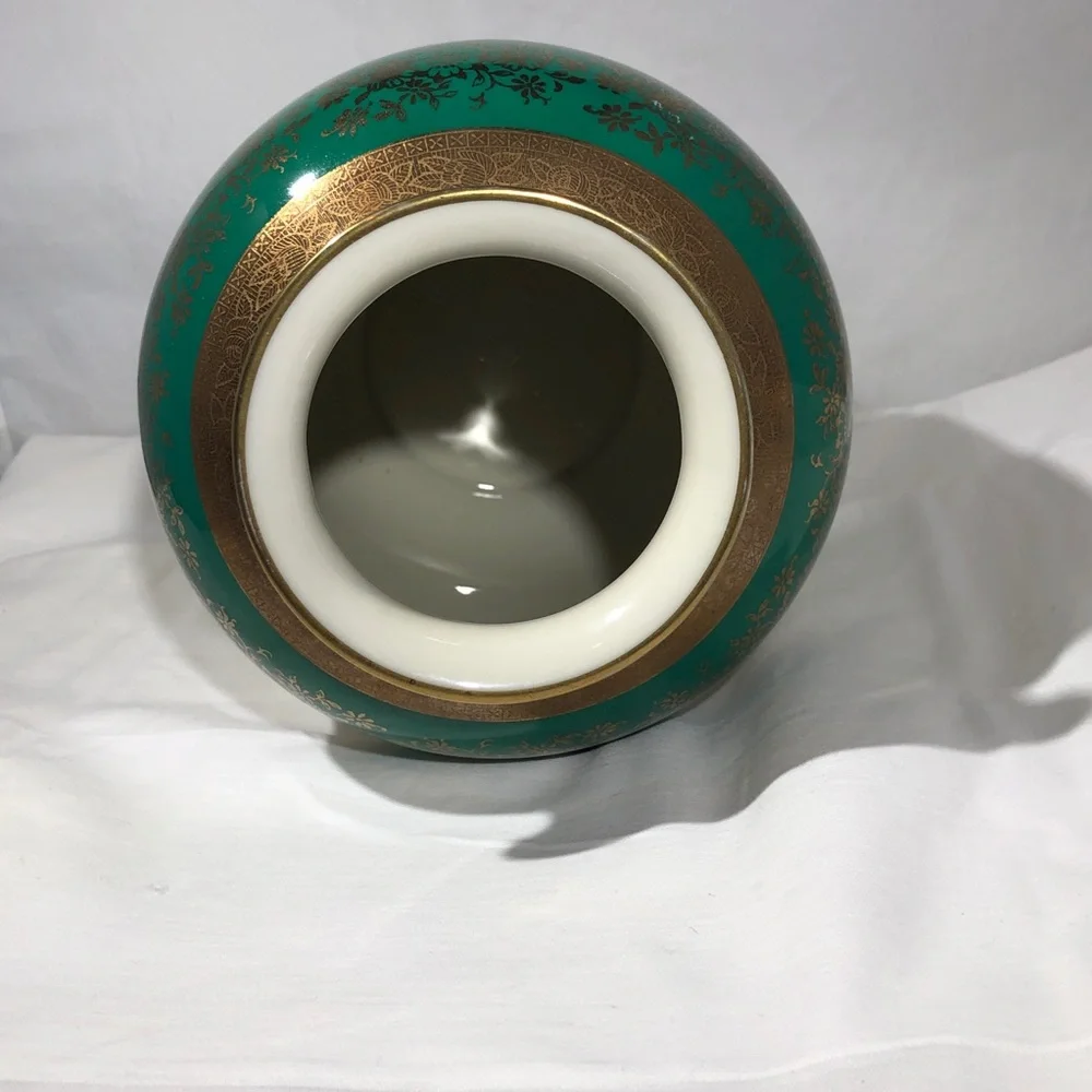 VINTAGE ESCHEBACH OF GERMANY 1945 WHITE, GREEN & GOLD PORCELAIN VASE